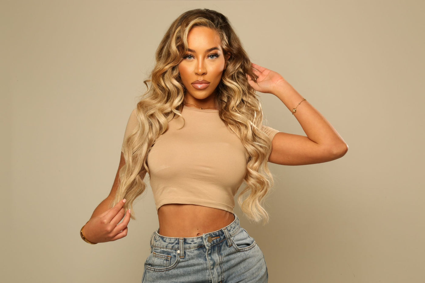 Dani Imbert - Wavy Hair Edit